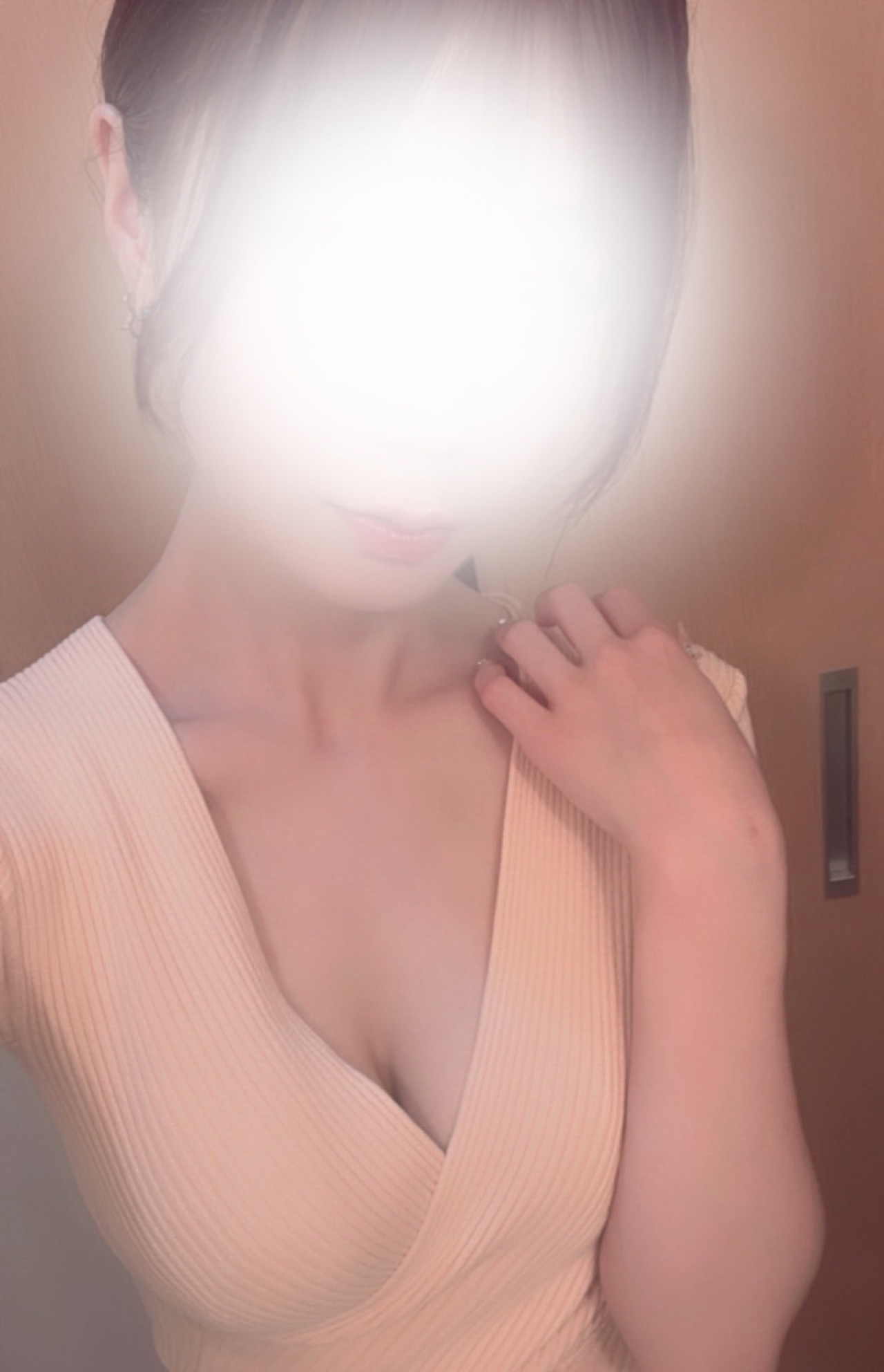 東条　萌香